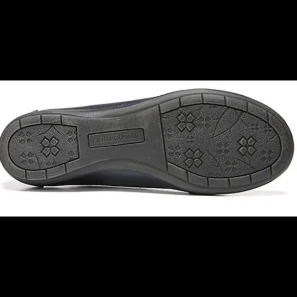 Woman’s Loafers - Picture 3 of 4